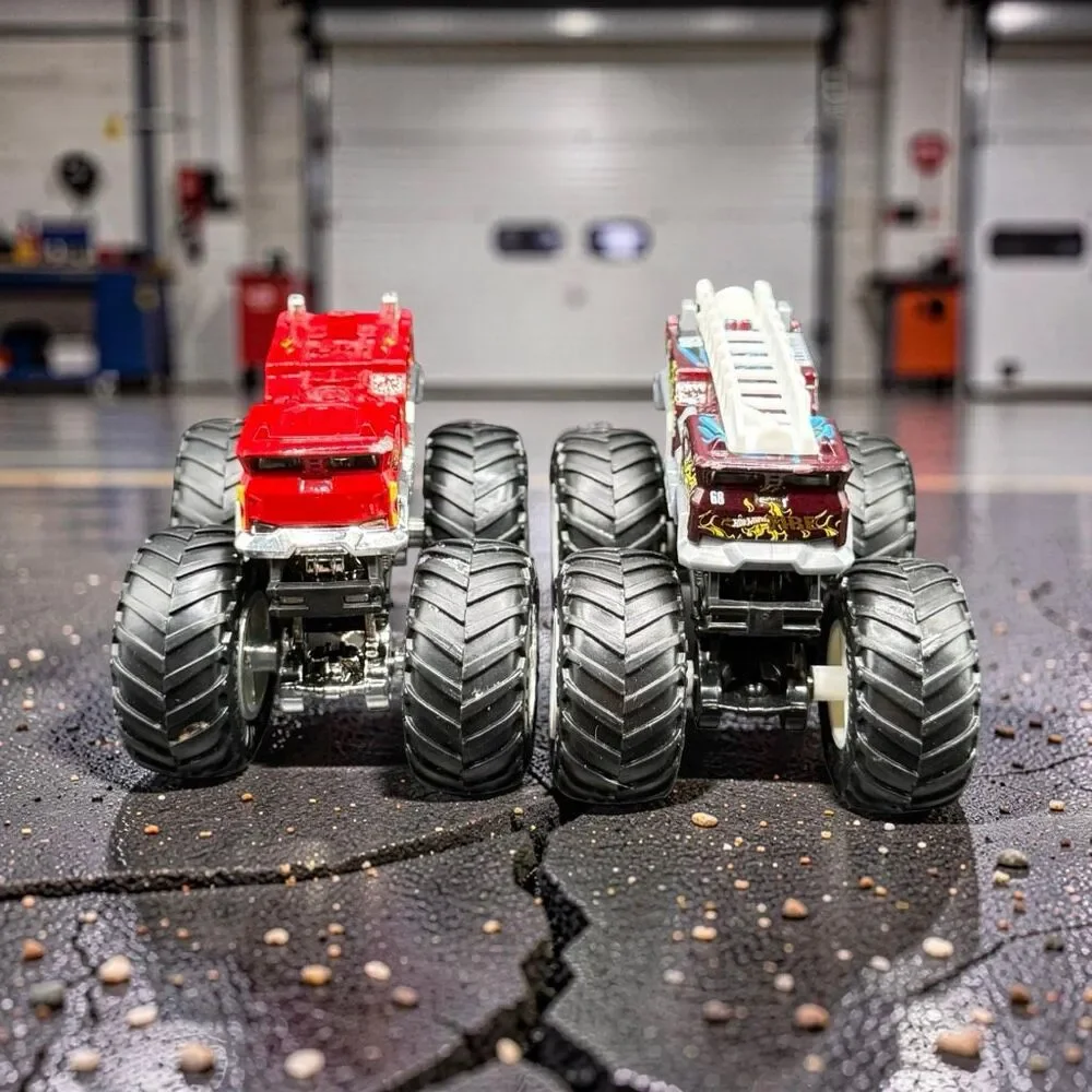 Hot Wheels Monster Jam Fire Department 5 Alarm Monster Truck Fire Engines A71